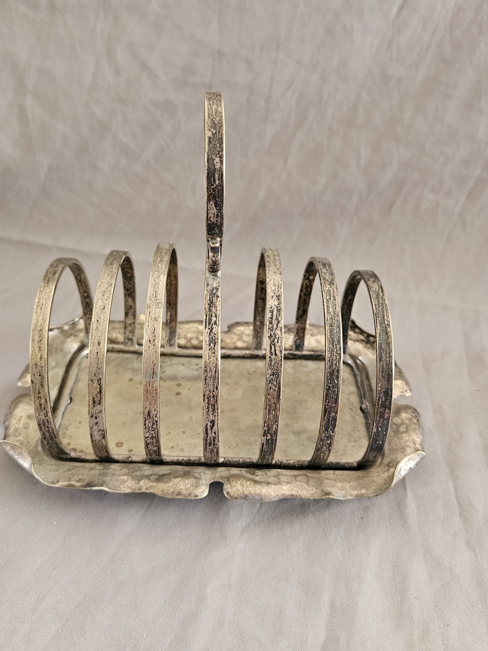 Vintage-Inspired Silver Toast Rack with Central Handle